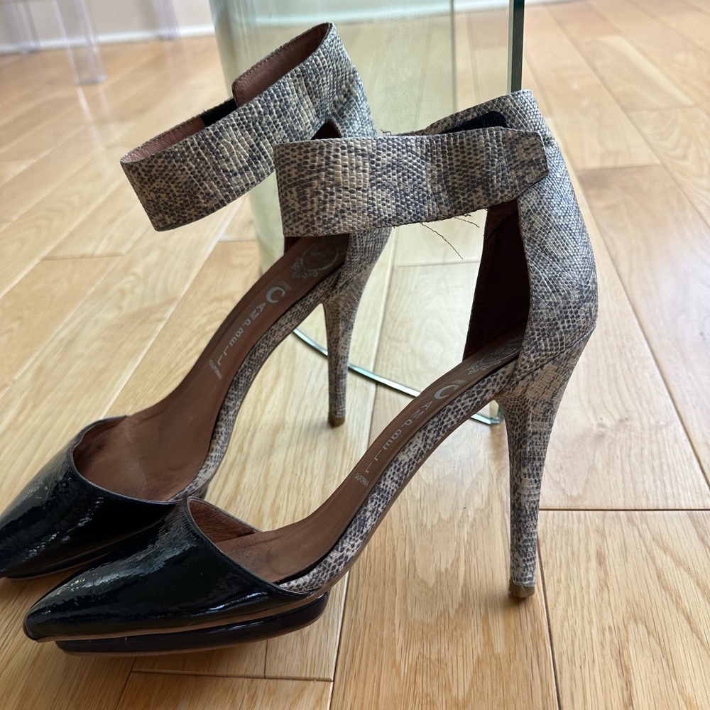 Jeffrey Campbell snake skin pointed toe heels - Picture 2 of 6